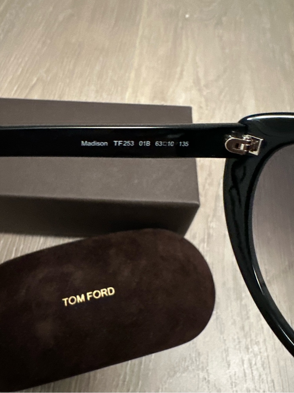 Tom Ford Women's Cat-Eye Sunglasses - Dark Brown Gradient with Gold Temples - Picture 5 of 5